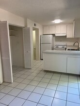 8855 Salmon Falls Dr in Sacramento, CA - Building Photo - Building Photo