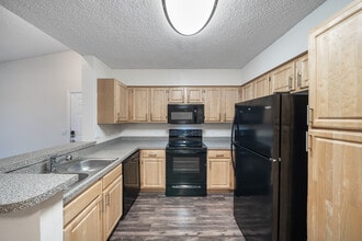 Pine Lakes Preserve in Port St. Lucie, FL - Foto de edificio - Building Photo