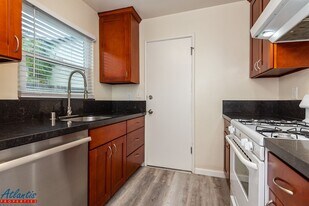 507-511 Madison Ave in Redwood City, CA - Building Photo