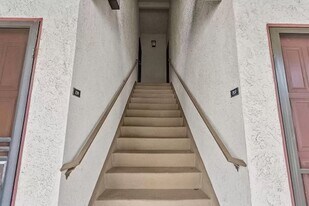 18433 Hatteras St, Unit 207 in Tarzana, CA - Building Photo