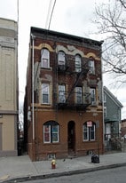 81 3rd St Apartments