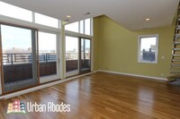 1150 N Hoyne Ave, Unit J04W in Chicago, IL - Building Photo - Building Photo