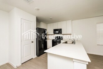 1625 Sparrow Hawk Rd in Heath, TX - Building Photo - Building Photo