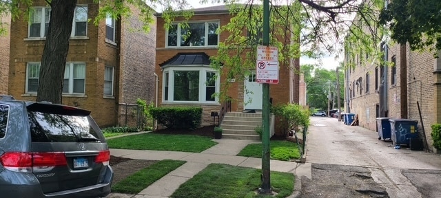 property at 5144 N Avers Ave