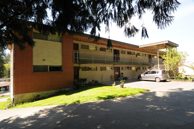 Lake Stickley Apartments in Everett, WA - Building Photo - Building Photo