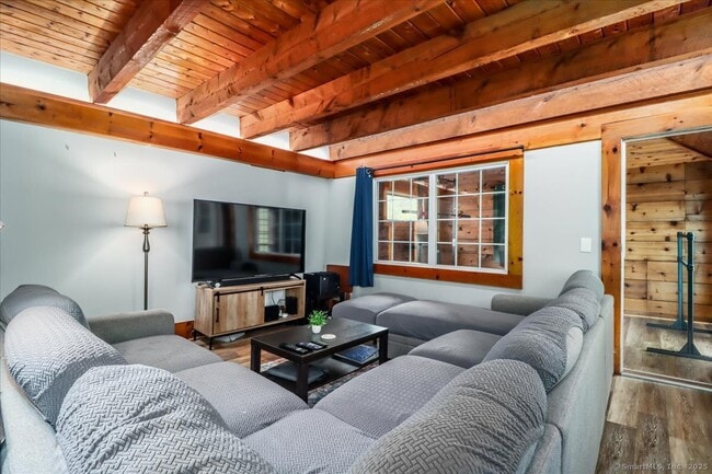 206 Litchfield Turnpike in Washington, CT - Building Photo - Building Photo