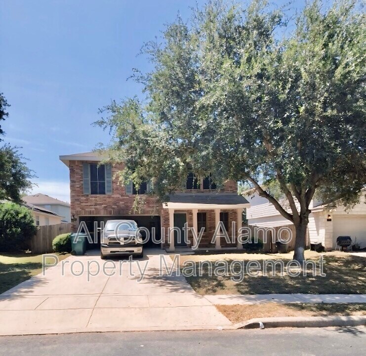 10316 Artesia Wells in Universal City, TX - Building Photo