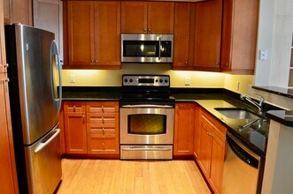 1111 11th St NW, Unit 602 in Washington, DC - Foto de edificio - Building Photo