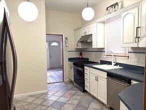 284 Magnolia Ave in Jersey City, NJ - Building Photo - Building Photo