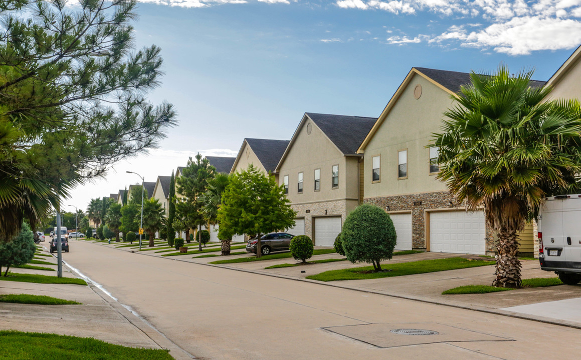 Addicks Stone Village in Houston, TX - Foto de edificio