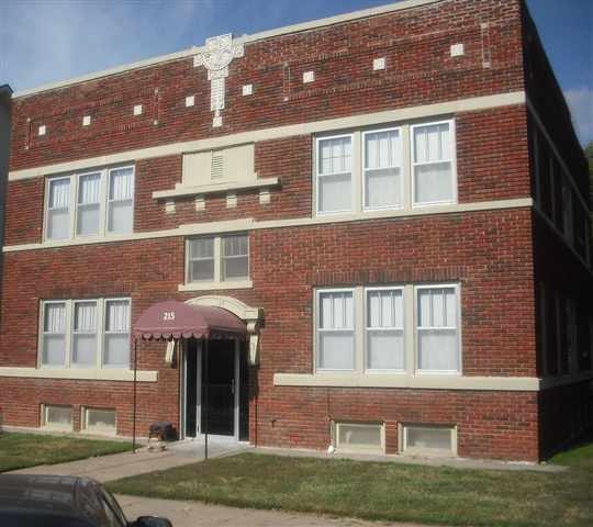 215 West Ave S in Lyons, KS - Building Photo