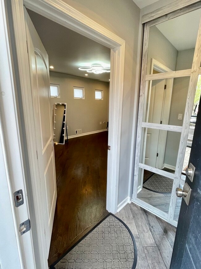 3230 N Elston Ave in Chicago, IL - Building Photo - Building Photo