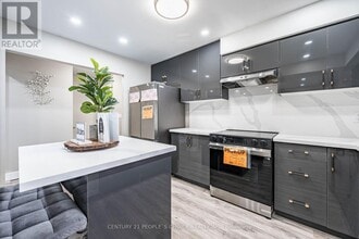 506 Normandy St in Oshawa, ON - Building Photo - Building Photo