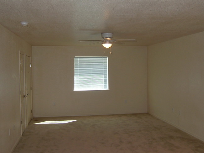 1503 Aspen Dr in Alamogordo, NM - Building Photo - Building Photo