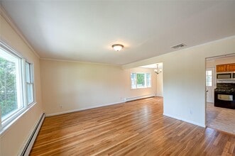 69 Allan Dr in East Norwich, NY - Building Photo - Building Photo