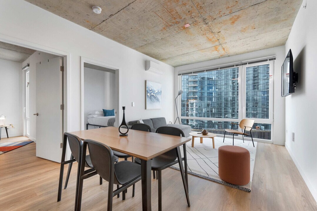 853 W Blackhawk St in Chicago, IL - Building Photo