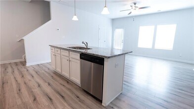 3675 Abbey Wy in Gainesville, GA - Building Photo - Building Photo