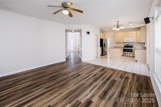 16017 Woodcote Dr in Huntersville, NC - Building Photo - Building Photo