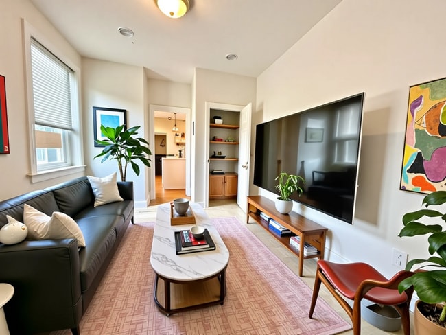 19 Irving St, Unit 8