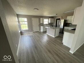 10356 Split Rock Way in Indianapolis, IN - Building Photo - Building Photo