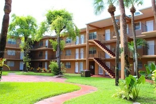 1280 W 54th St in Hialeah, FL - Building Photo