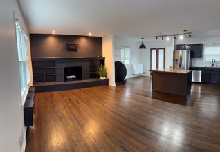 5002 Woodson Rd in Mission, KS - Building Photo - Building Photo