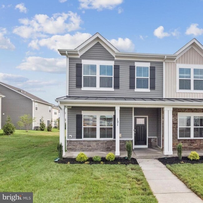 property at 121 Nootka Wy