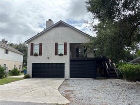 318 Sand Castle Ln in St. Simons Island, GA - Building Photo