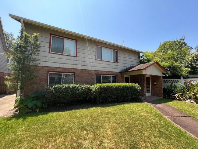 2249 Branard St in Houston, TX - Building Photo - Building Photo