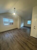 386 Kennedy Dr in Fairview, NJ - Building Photo