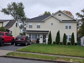 424 Remsen Ave in Woodbridge Township, NJ - Building Photo - Building Photo