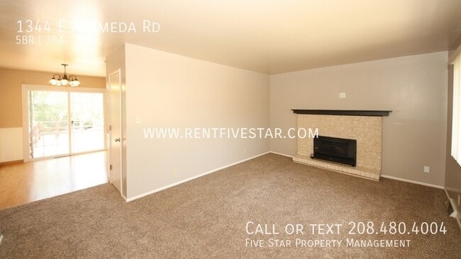 1344 E Alameda Rd in Pocatello, ID - Building Photo - Building Photo