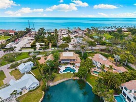 2325 Lantern Ln in Naples, FL - Building Photo