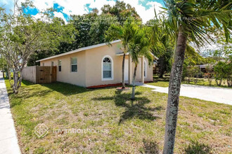 180 NW 7th Ave in Dania Beach, FL - Building Photo - Building Photo