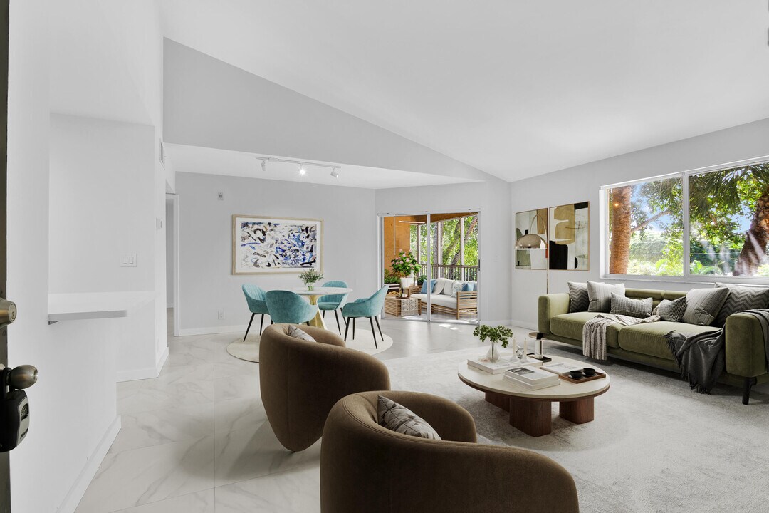 4005 W McNab Rd in Pompano Beach, FL - Building Photo