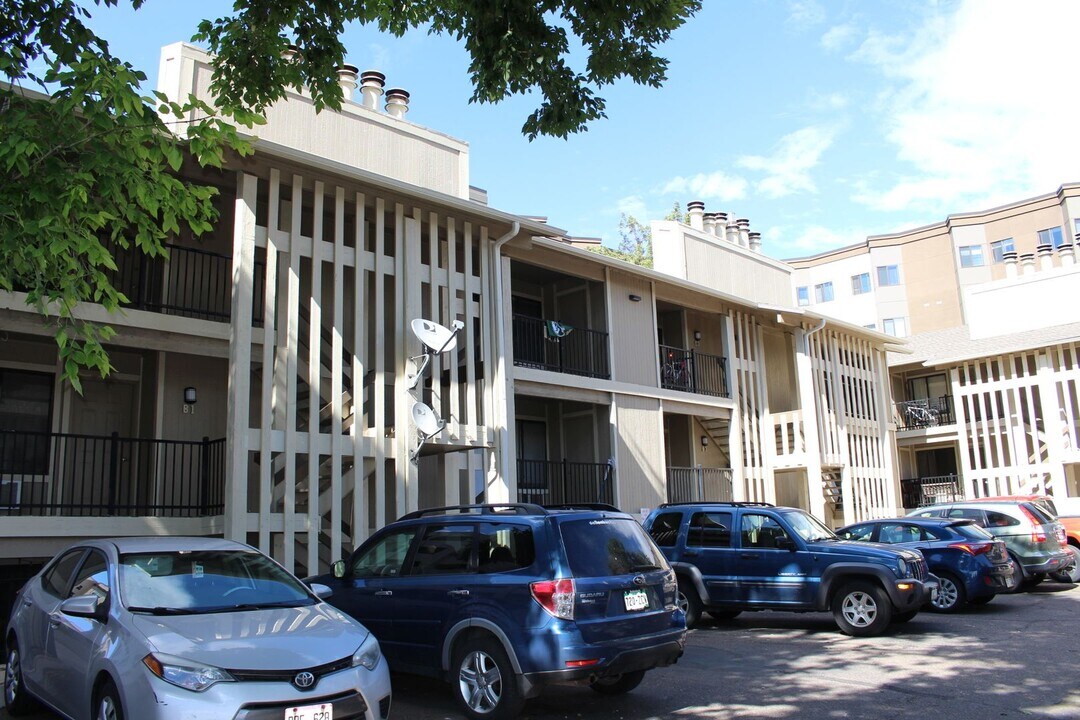 1209 W Plum St in Fort Collins, CO - Foto de edificio