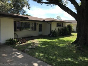 2728 Queenswood Dr in Sebring, FL - Building Photo - Building Photo