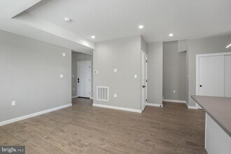 2534 Emerald St-Unit -3 in Philadelphia, PA - Building Photo - Building Photo