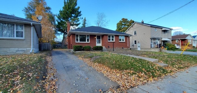 property at 34 Hastings Dr