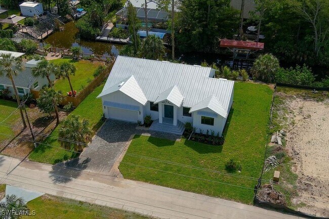 27071 Holly Ln in Bonita Springs, FL - Building Photo - Building Photo