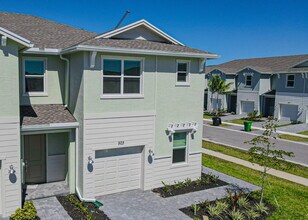 503 Rivergrass St in Port St. Lucie, FL - Foto de edificio - Building Photo