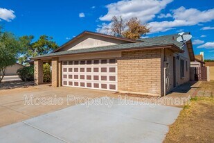 4048 W Mercer Ln in Phoenix, AZ - Foto de edificio - Building Photo