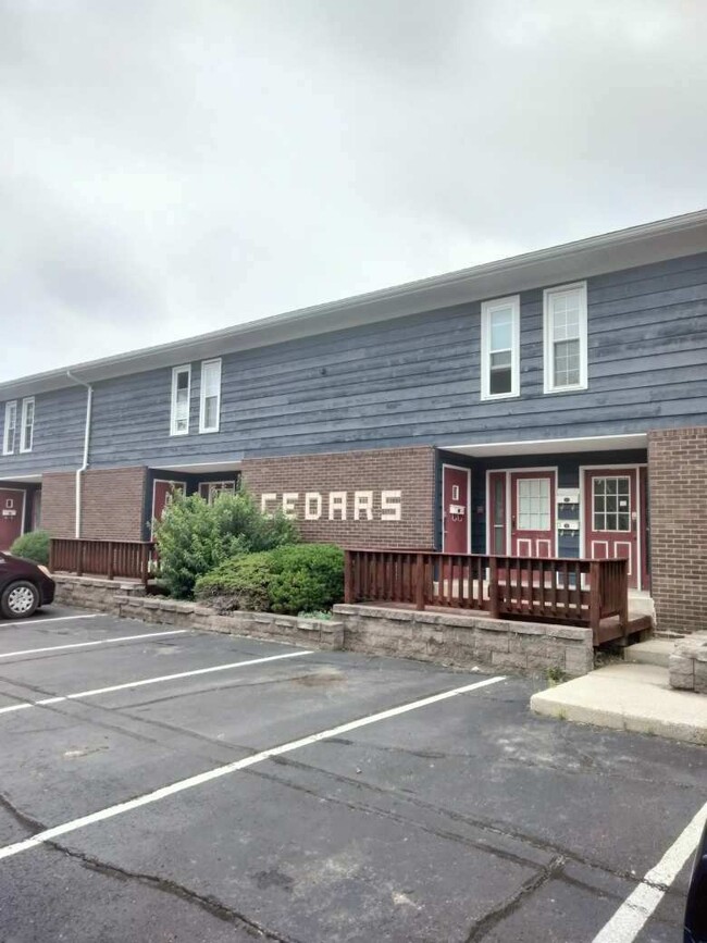 The Cedars in Muncie, IN - Foto de edificio - Building Photo