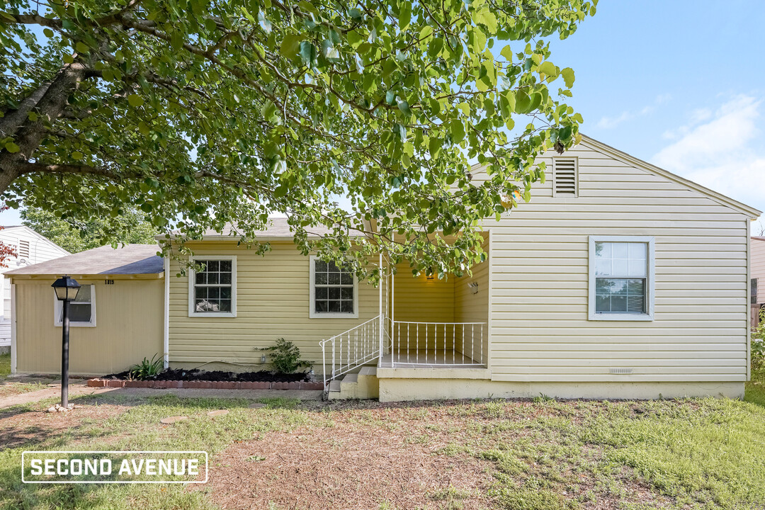 1819 Barlow Ave in Dallas, TX - Building Photo