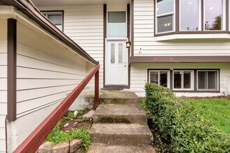 26250 39th Pl S in Kent, WA - Building Photo - Building Photo
