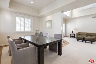 132 S Maple Dr in Beverly Hills, CA - Building Photo - Building Photo