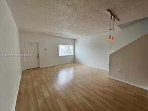 2239 SE 25th Ave in Homestead, FL - Building Photo - Building Photo