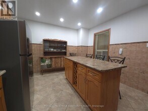 5 Rideau Ave in Toronto, ON - Building Photo - Building Photo