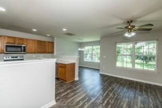 8662 Grassy Oak Trail in North Charleston, SC - Building Photo - Building Photo