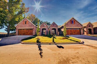 2430 W Imperial Ct in Broken Arrow, OK - Building Photo - Building Photo